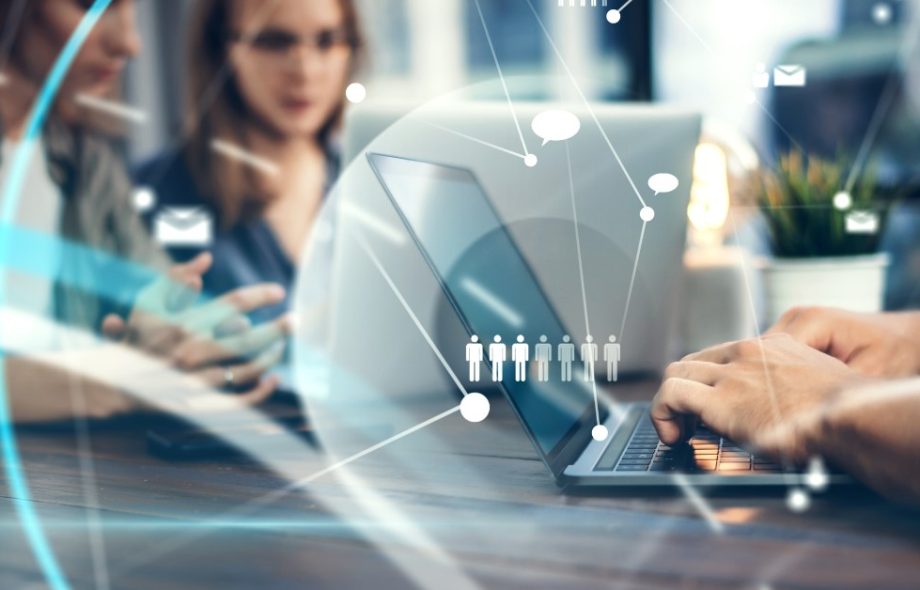 How do IT support services in Toronto handle network monitoring and troubleshooting?